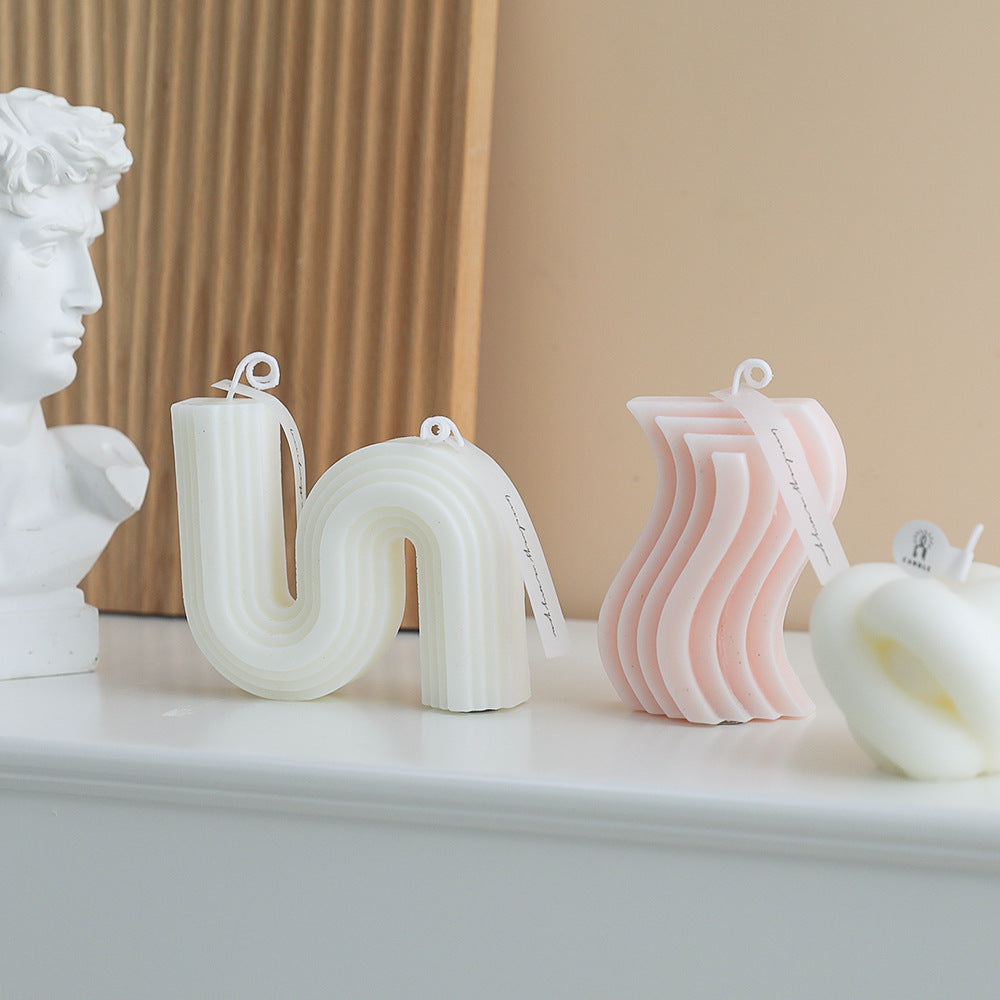 geometric scented candle – nordic-style for calm spaces