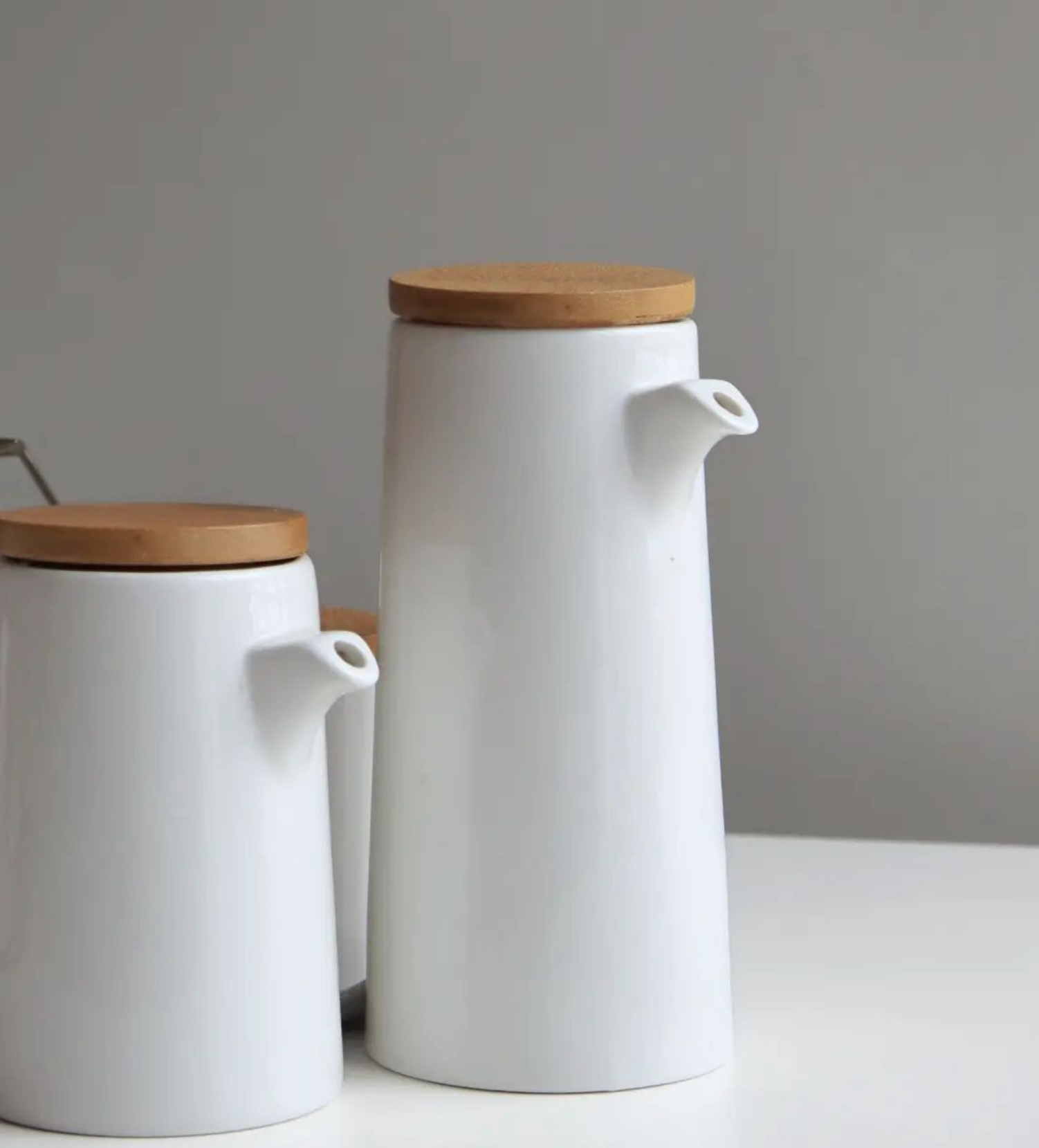 ceramic pourer bottle – for olive oil, vinegar or dressings