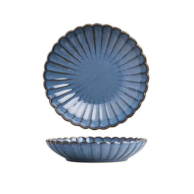 flower-shaped plate in beige or blue